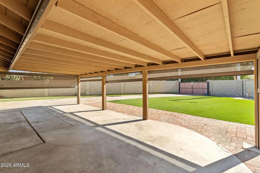 Real Estate Picture 16