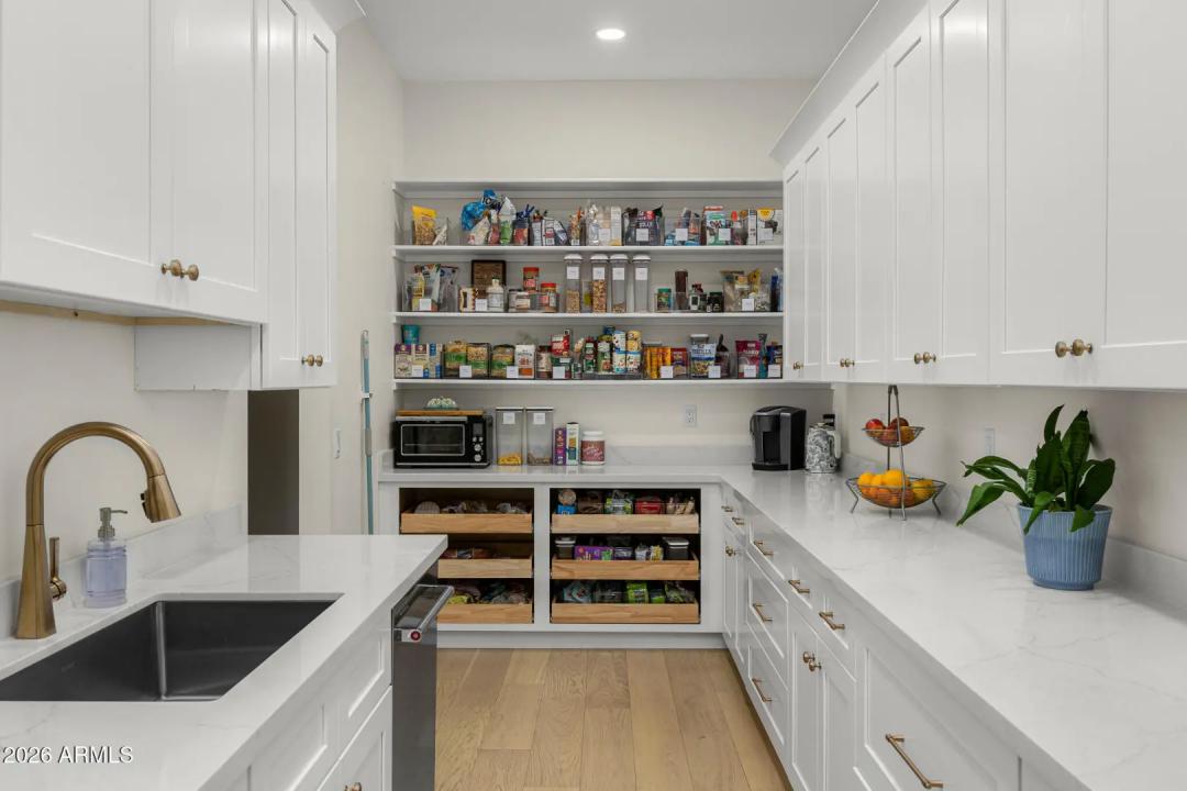 Real Estate Picture 12