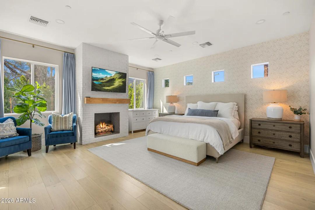 Real Estate Picture 17