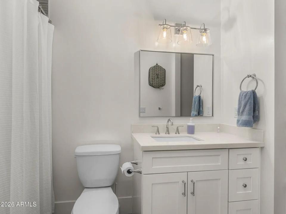 Real Estate Picture 23