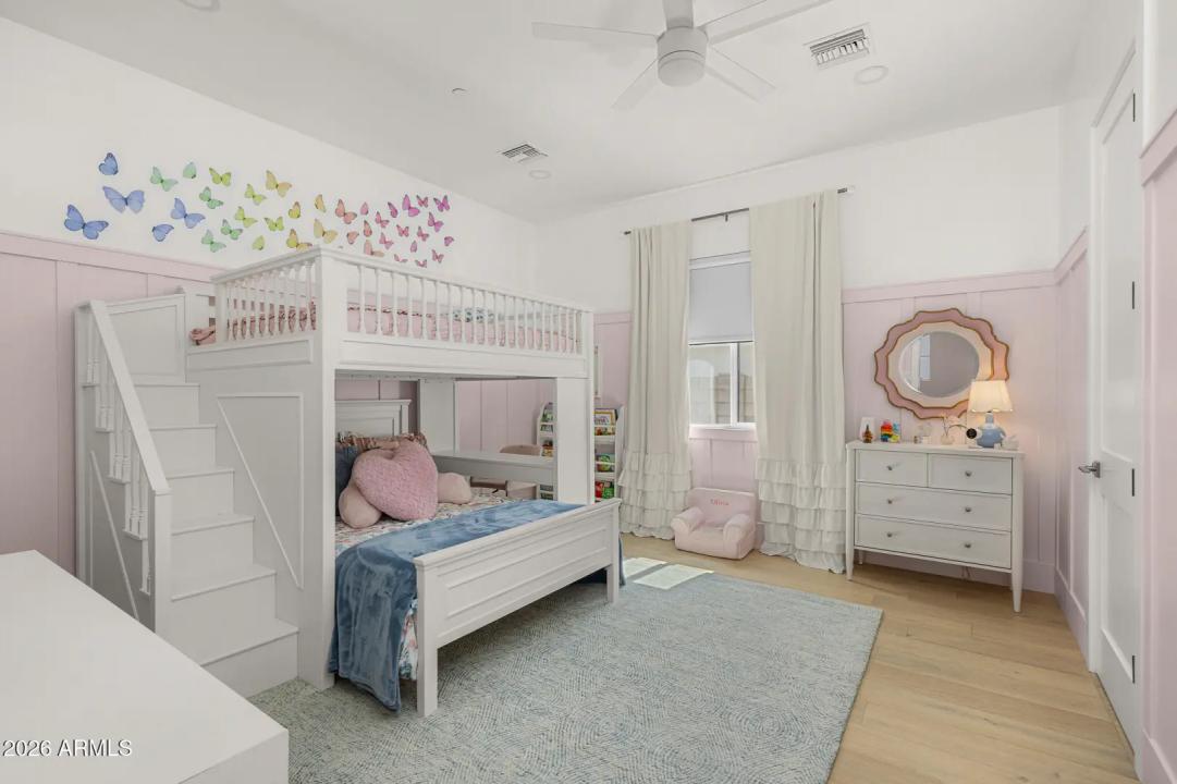 Real Estate Picture 26