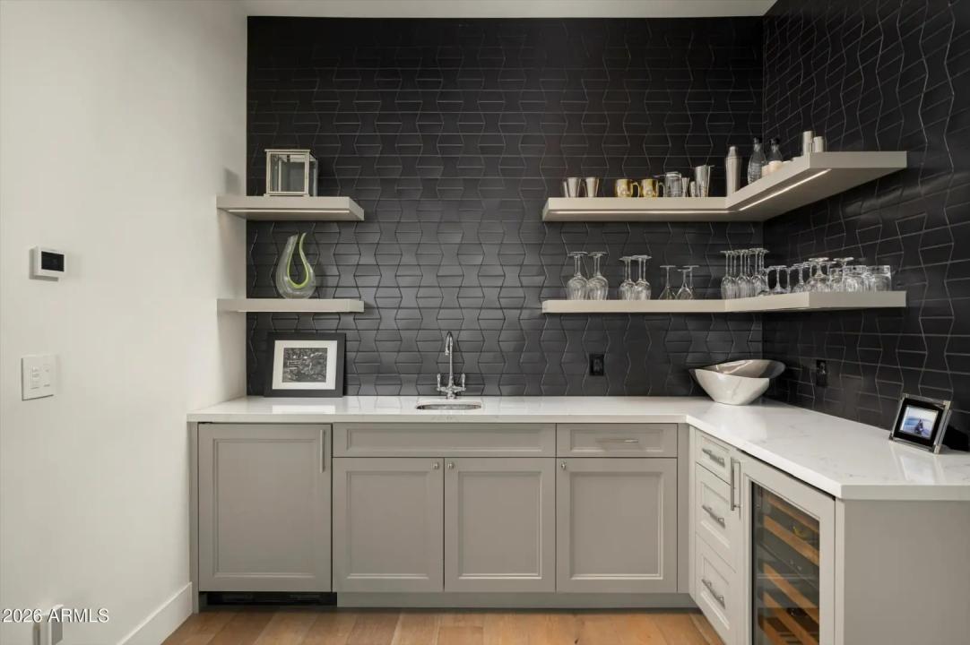 Real Estate Picture 11