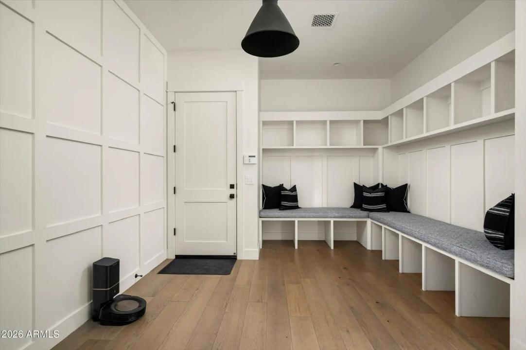 Real Estate Picture 37