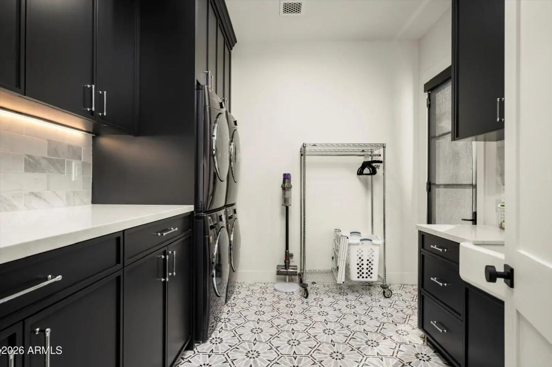 Real Estate Picture 38