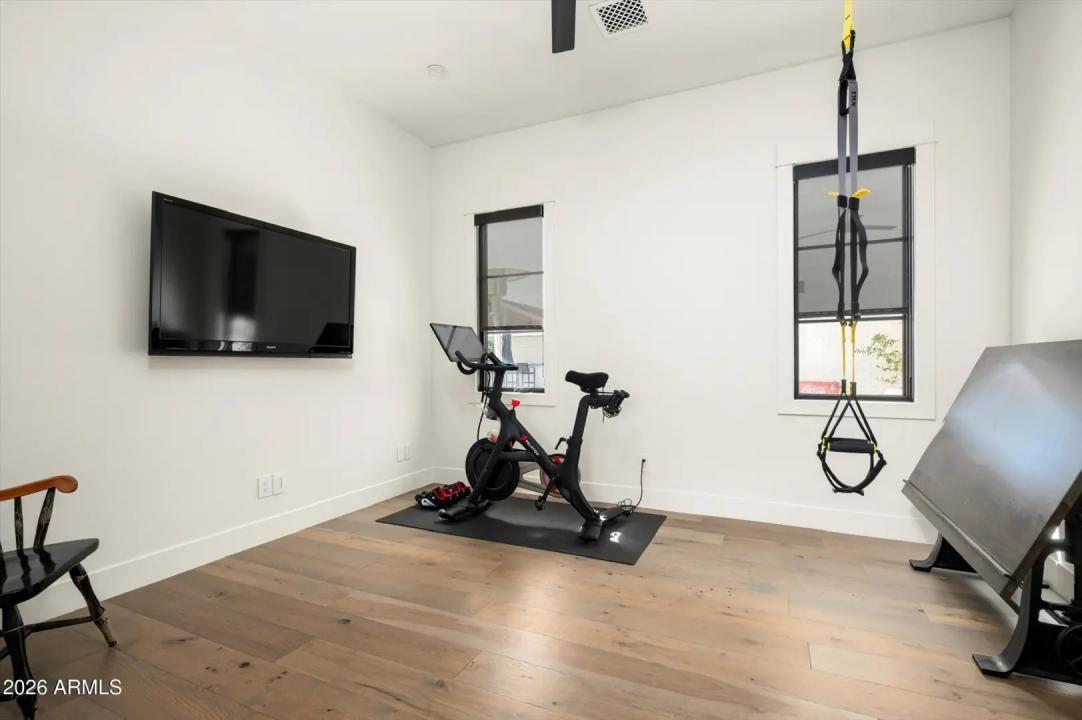 Real Estate Picture 23