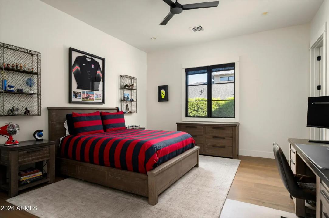 Real Estate Picture 28