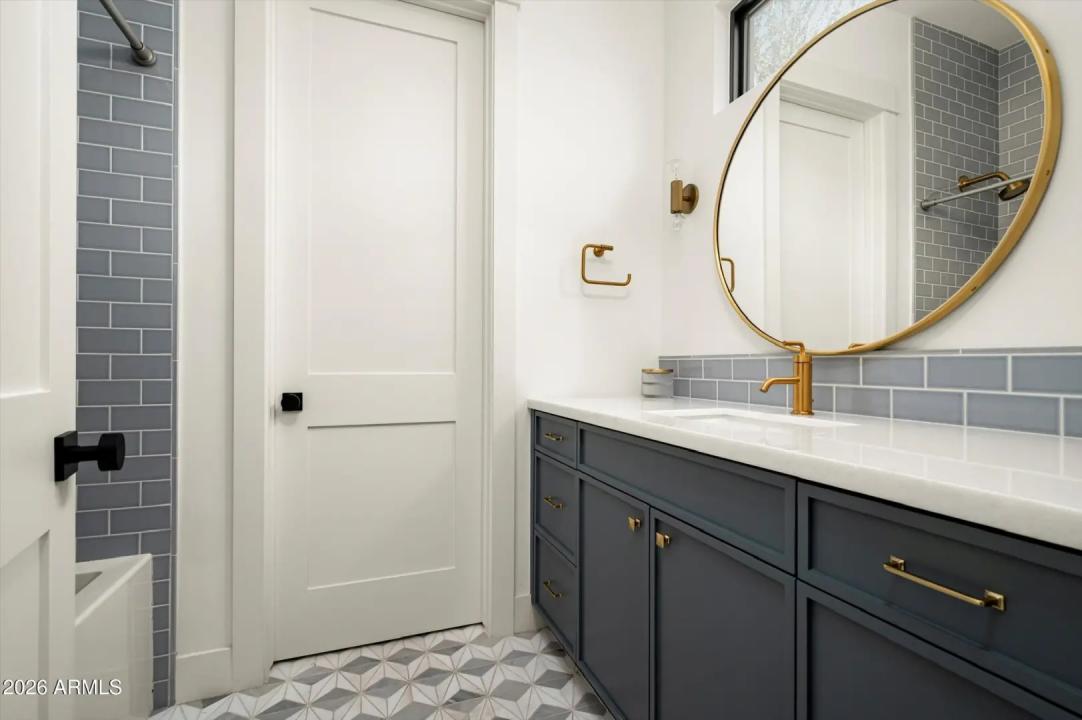 Real Estate Picture 32