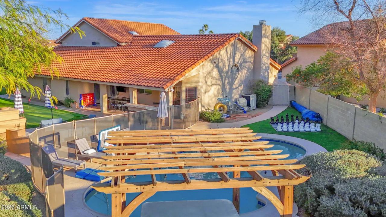 Real Estate Picture 5