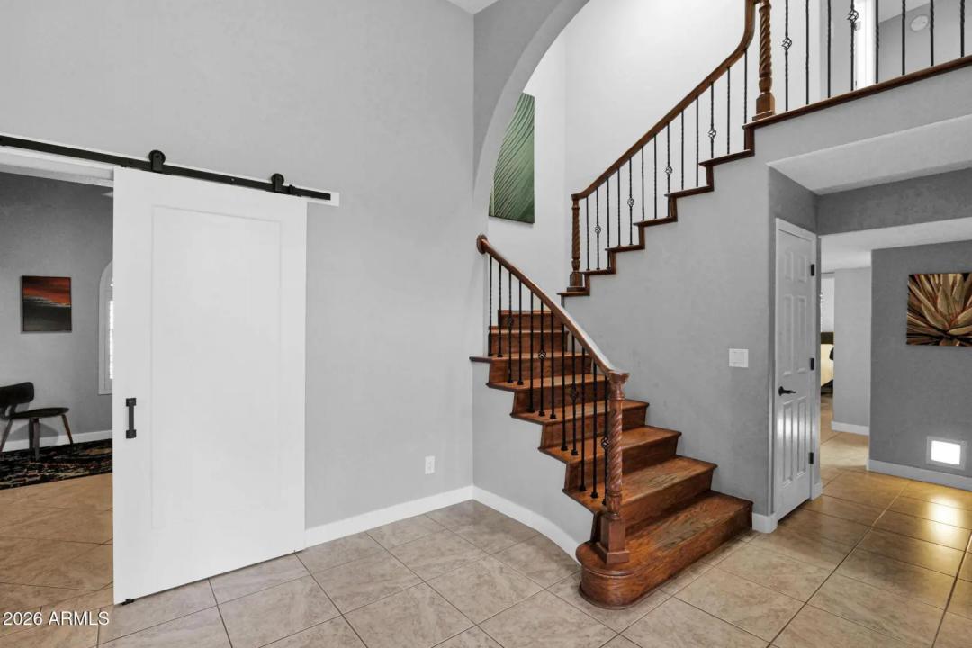 Real Estate Picture 14