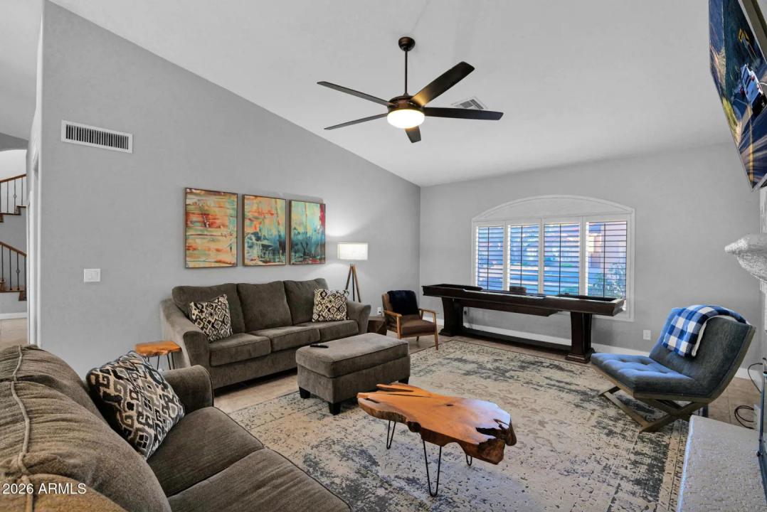 Real Estate Picture 17