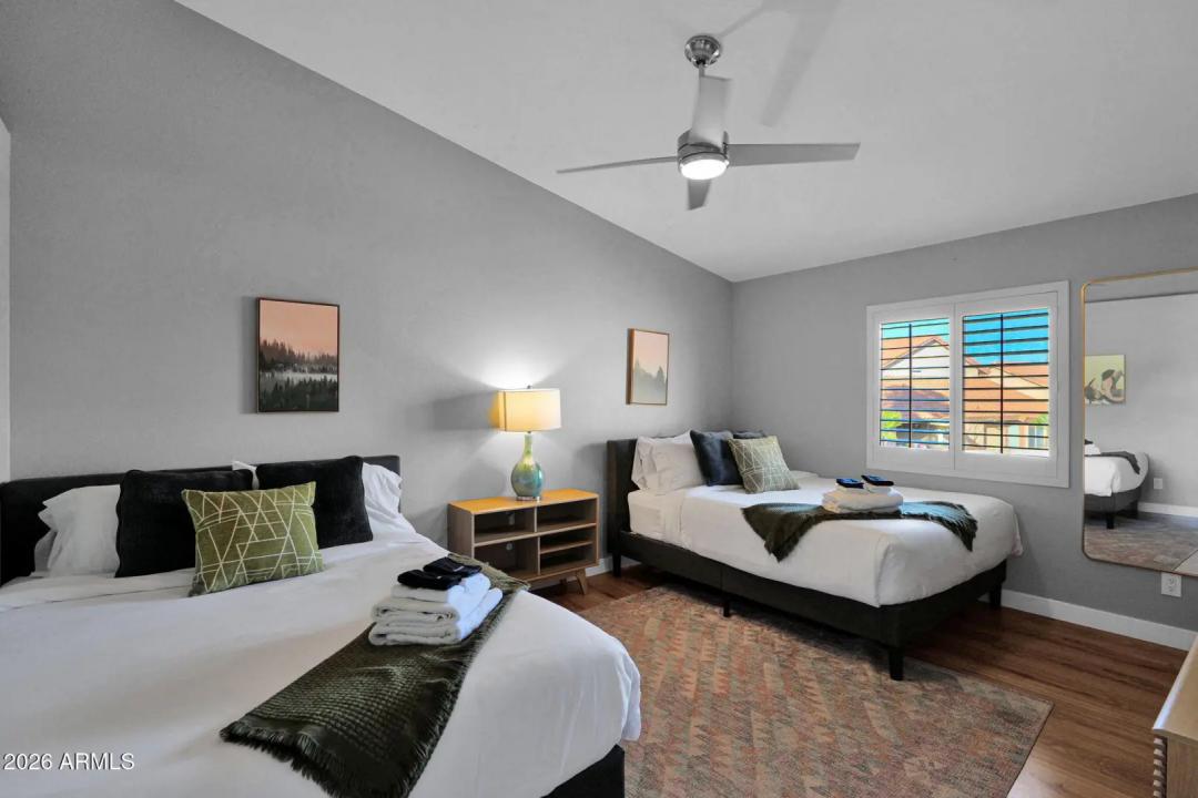 Real Estate Picture 34