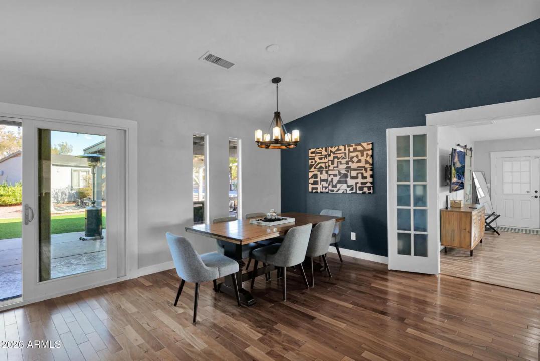 Real Estate Picture 17