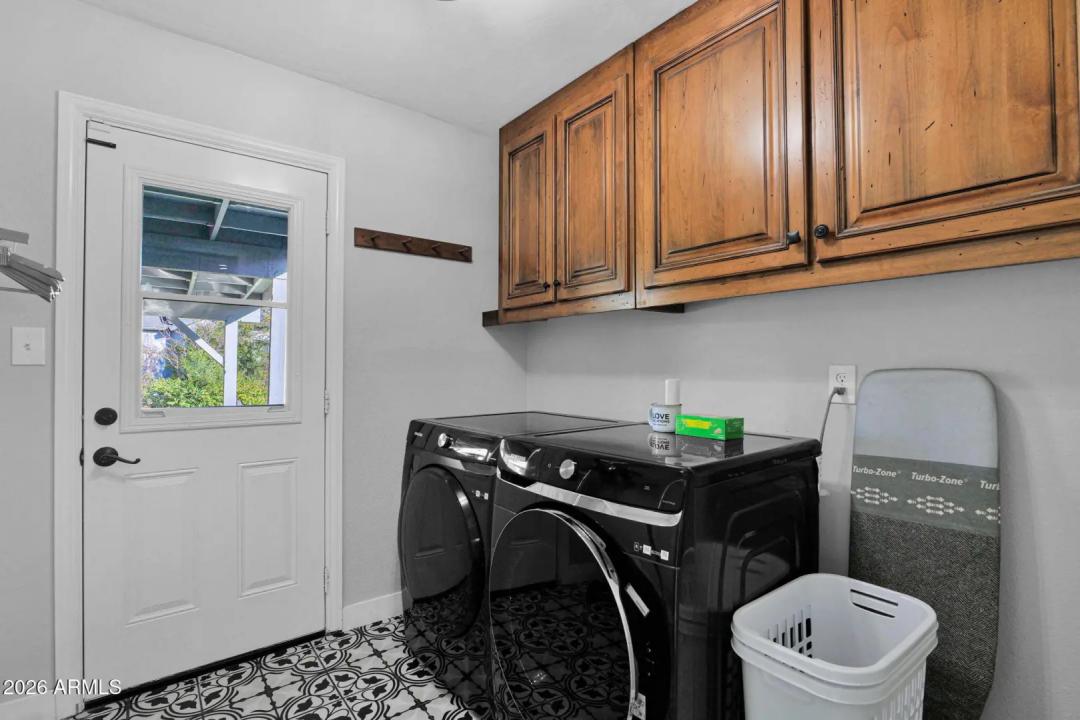 Real Estate Picture 28