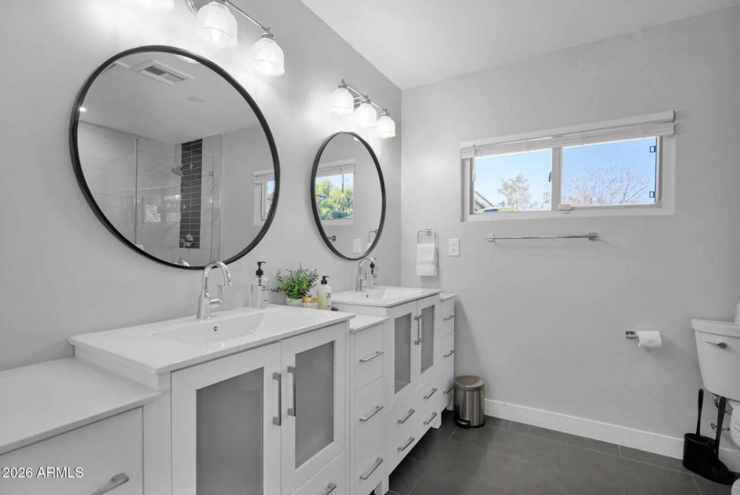 Real Estate Picture 29