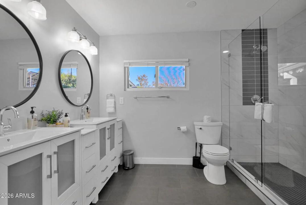 Real Estate Picture 30