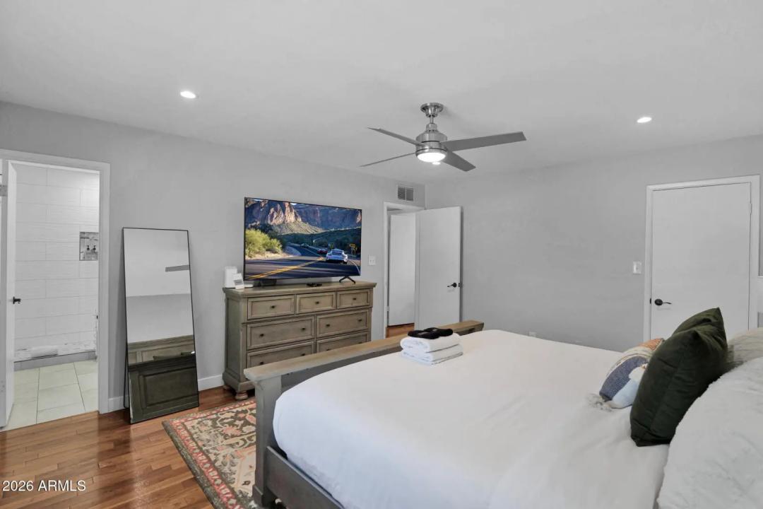 Real Estate Picture 33