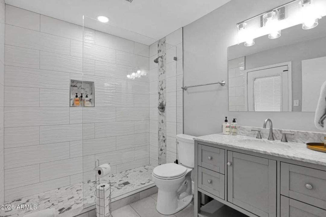 Real Estate Picture 34