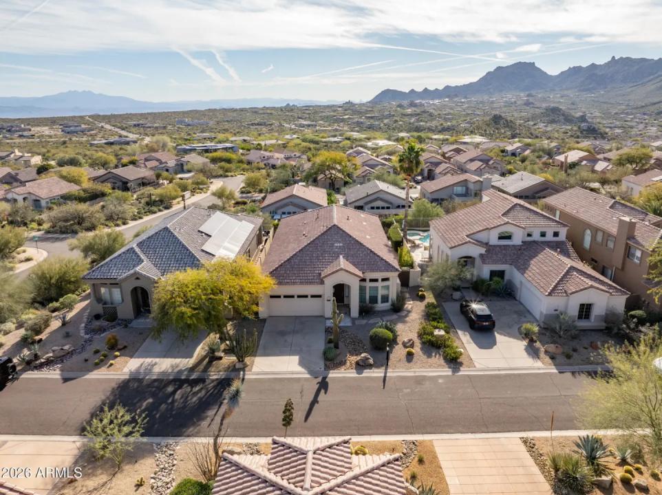 Real Estate Picture 8