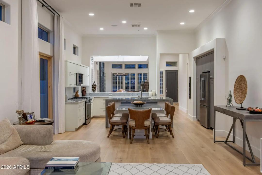 Real Estate Picture 16