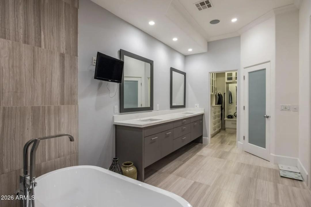 Real Estate Picture 21