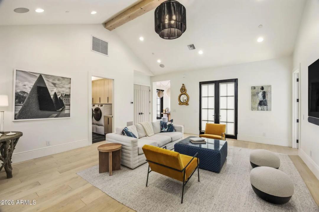 Real Estate Picture 22