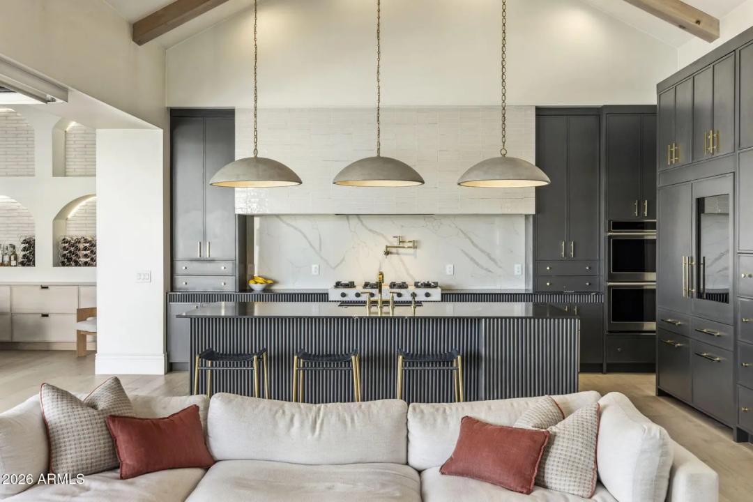 Real Estate Picture 9