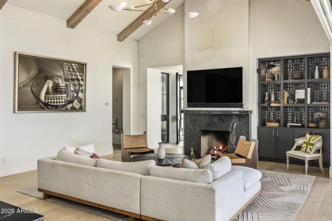 Real Estate Picture 6