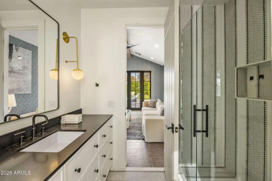 Real Estate Picture 50