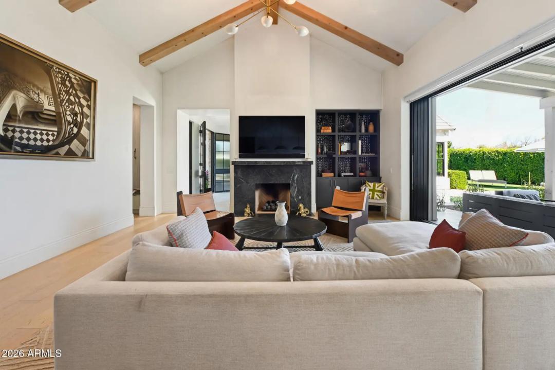 Real Estate Picture 3