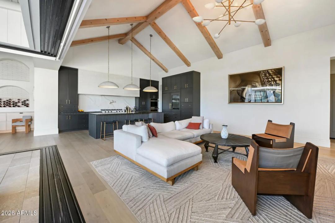 Real Estate Picture 5