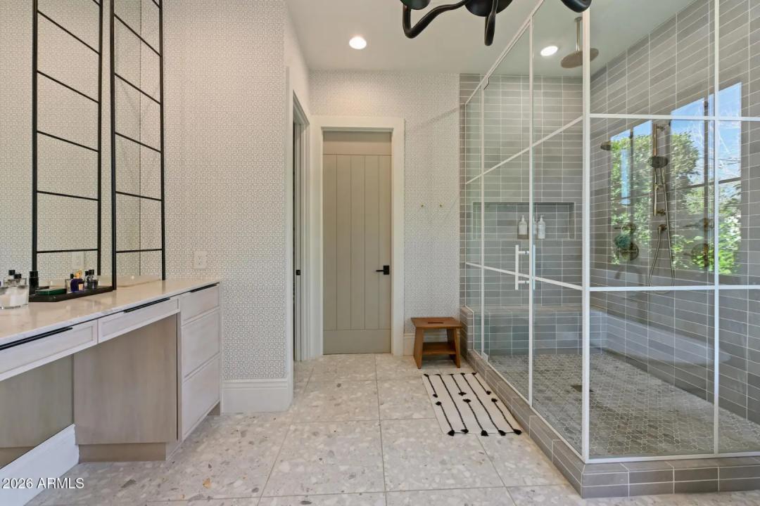 Real Estate Picture 43