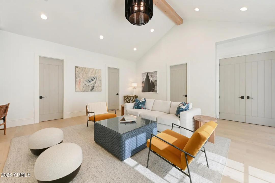 Real Estate Picture 23