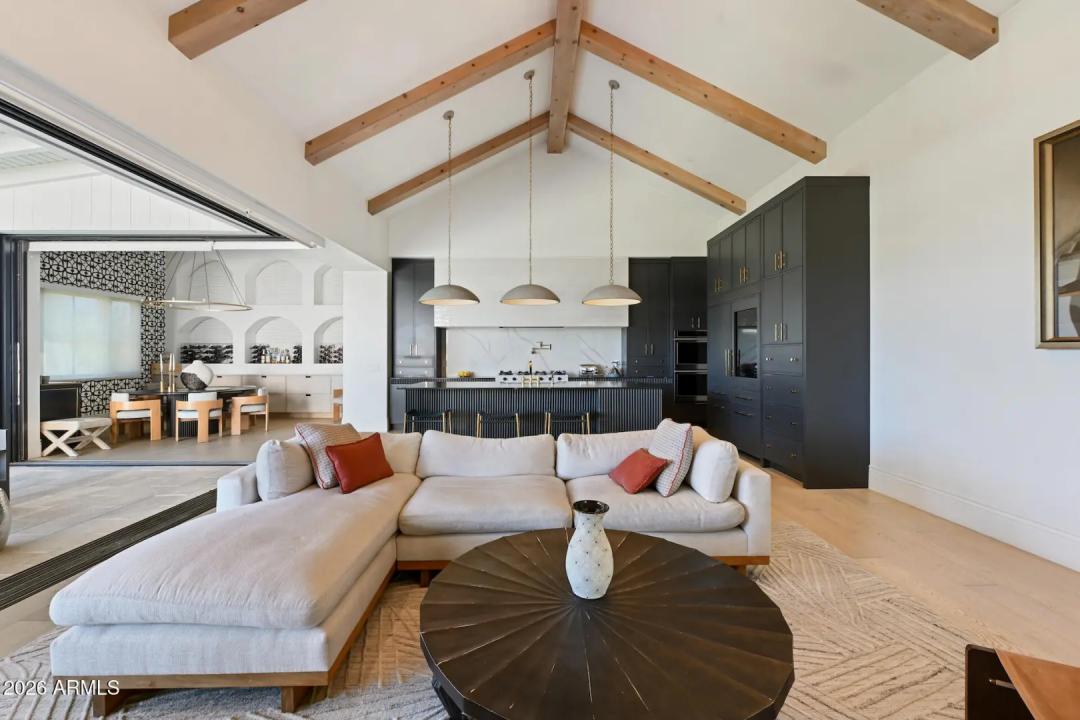 Real Estate Picture 7