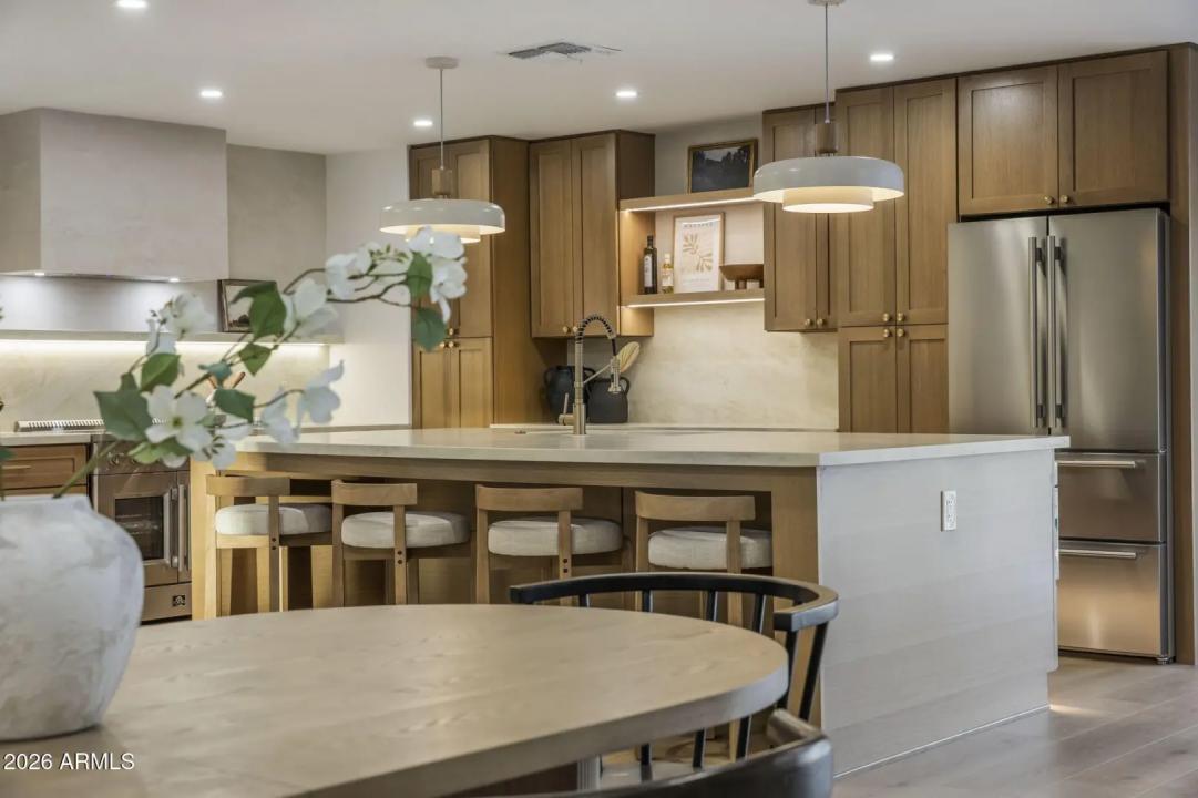 Real Estate Picture 9