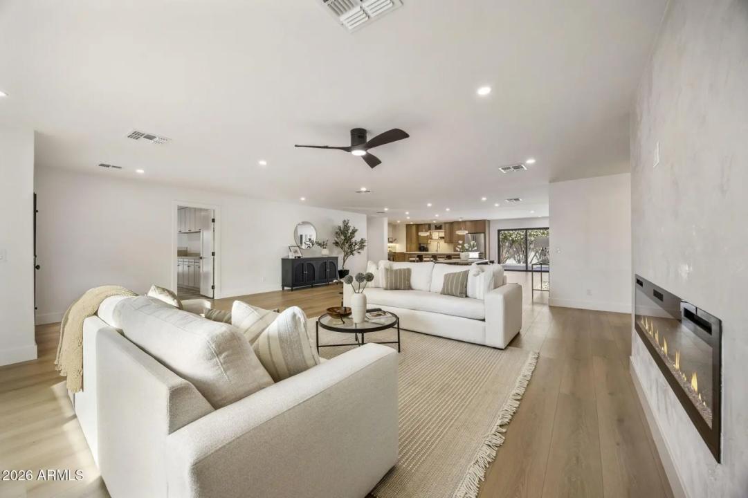 Real Estate Picture 6