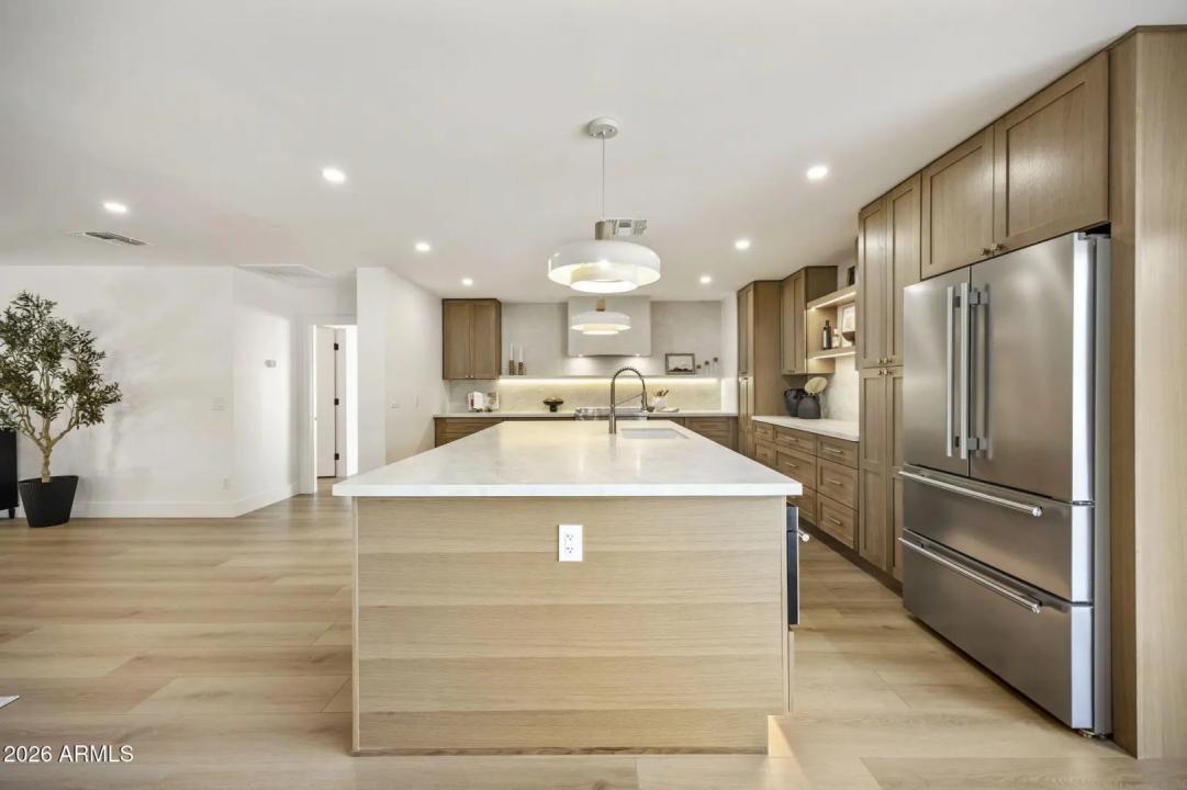 Real Estate Picture 10