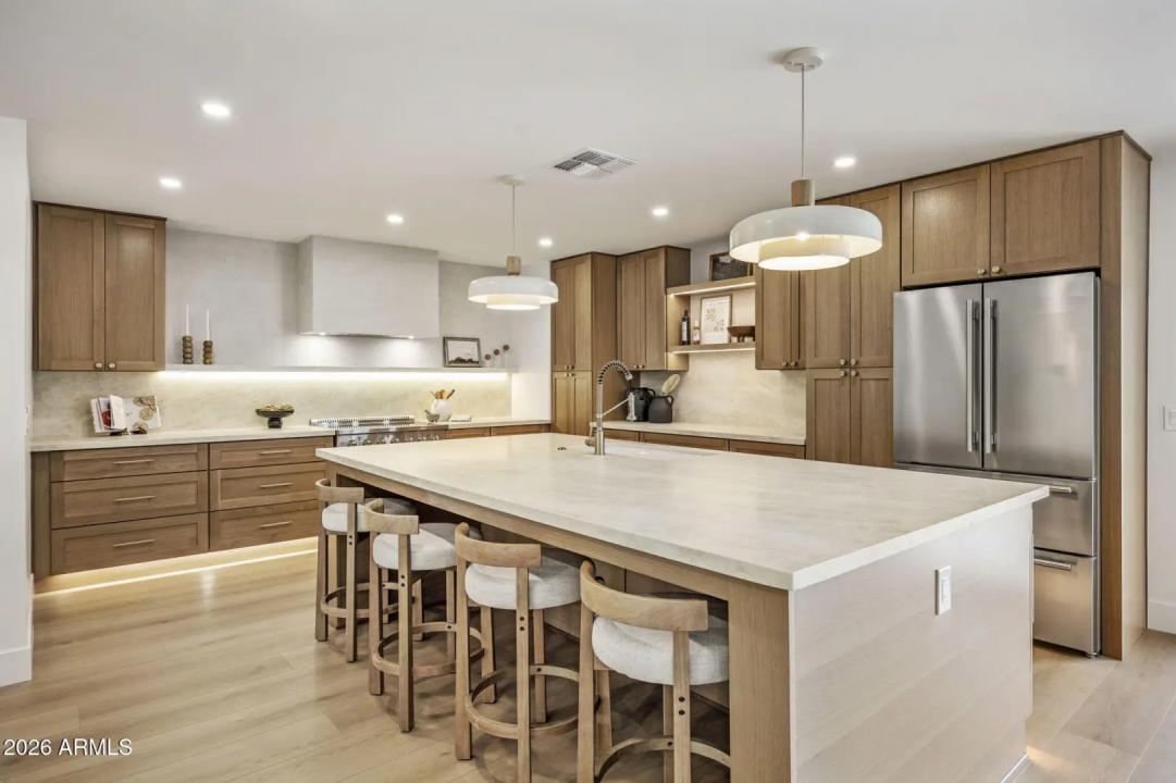 Real Estate Picture 11