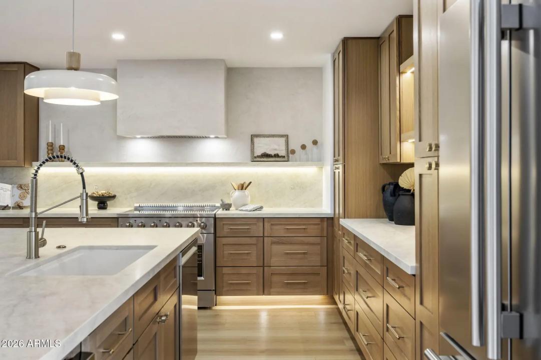 Real Estate Picture 12