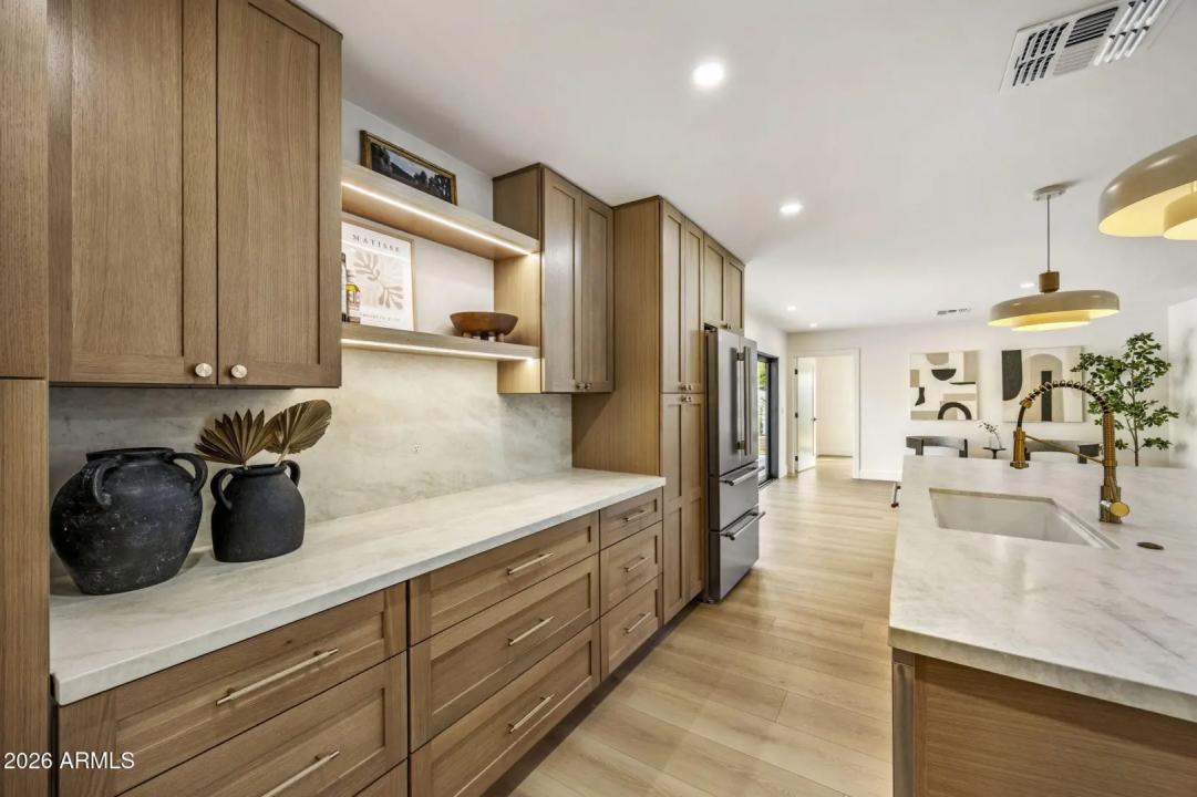 Real Estate Picture 15