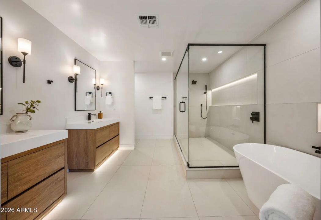 Real Estate Picture 23