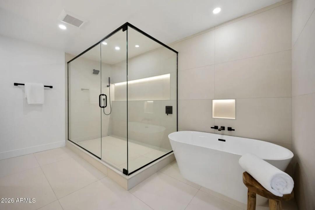 Real Estate Picture 25