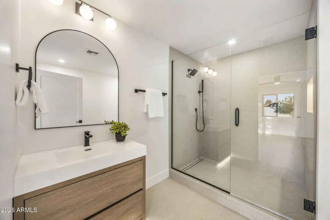 Real Estate Picture 28