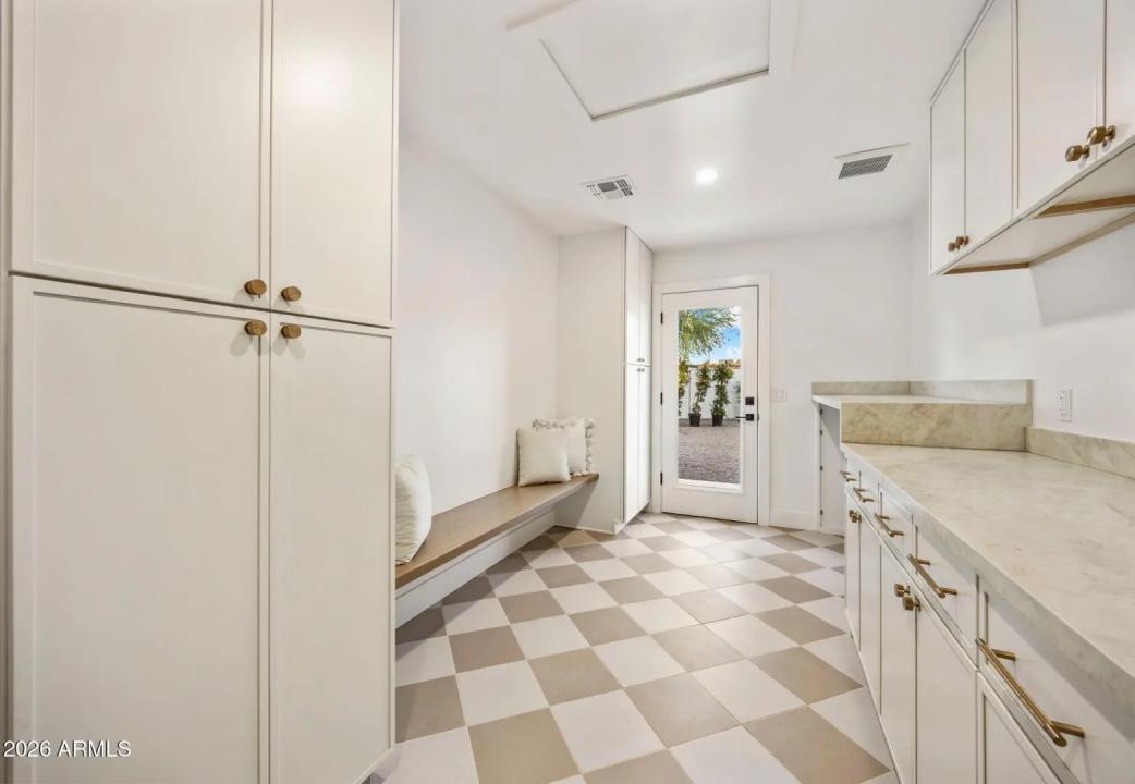 Real Estate Picture 31