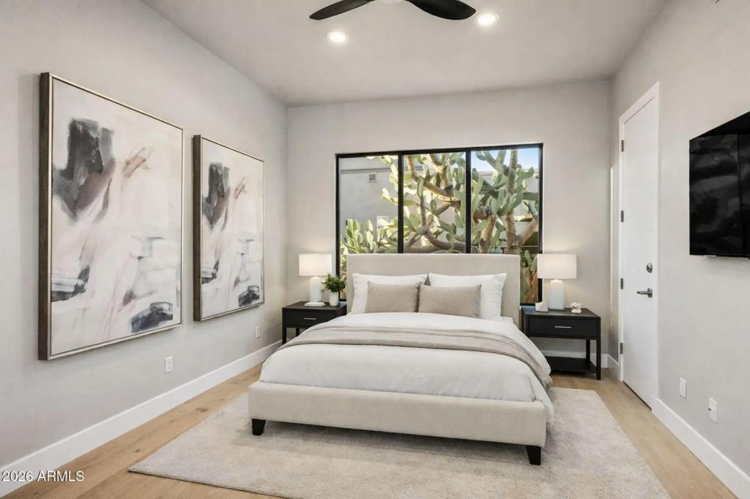 Real Estate Picture 24