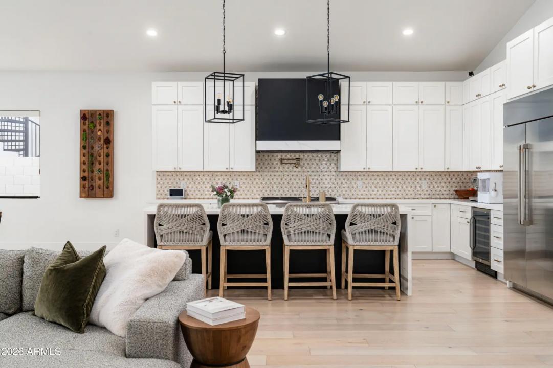 Real Estate Picture 6