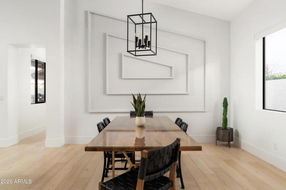 Real Estate Picture 5