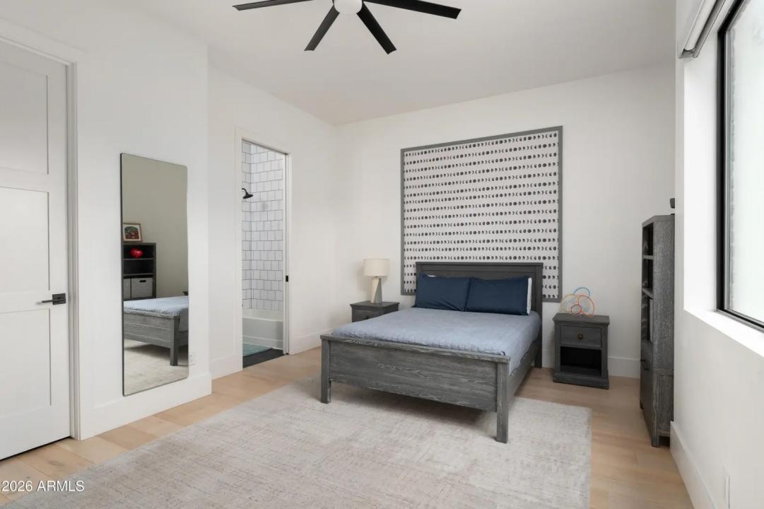 Real Estate Picture 19