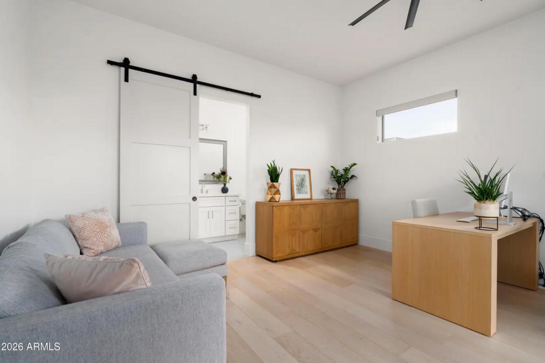 Real Estate Picture 15