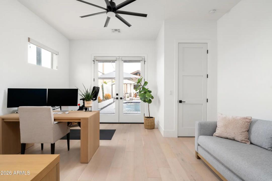 Real Estate Picture 14