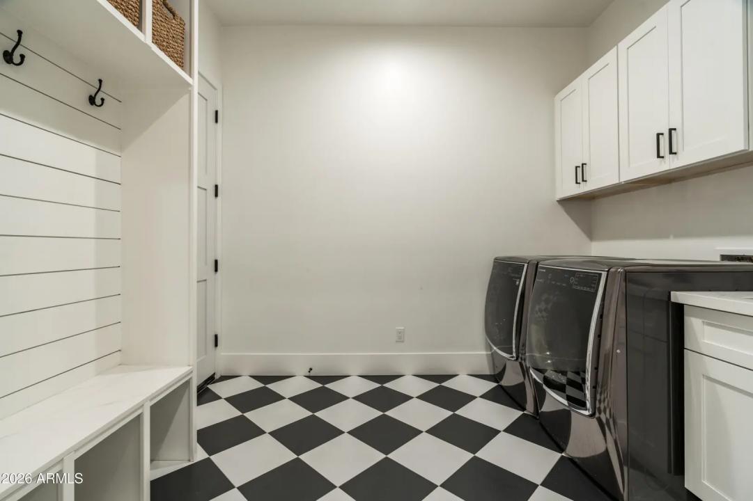 Real Estate Picture 22